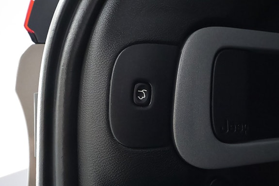 Jeep Cherokee 26 of 26
