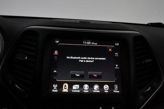 Jeep Cherokee 20 of 26