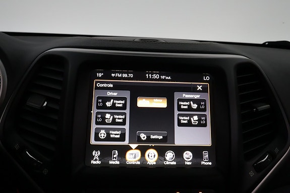 Jeep Cherokee 18 of 26