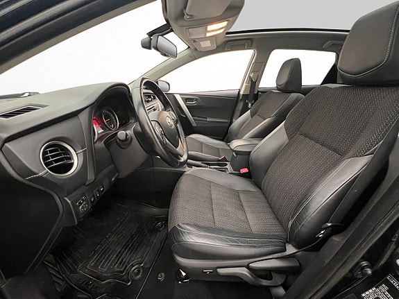 Toyota Auris 21 of 30