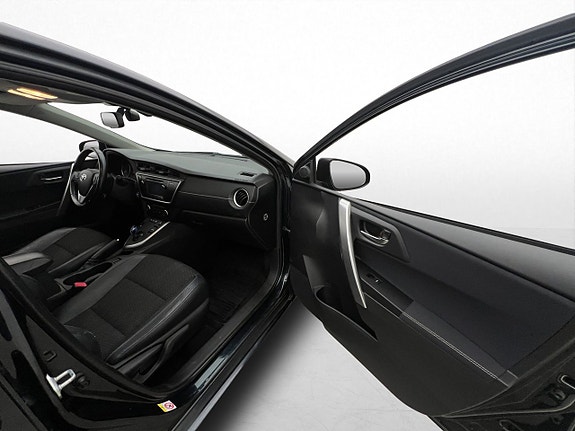 Toyota Auris 15 of 30