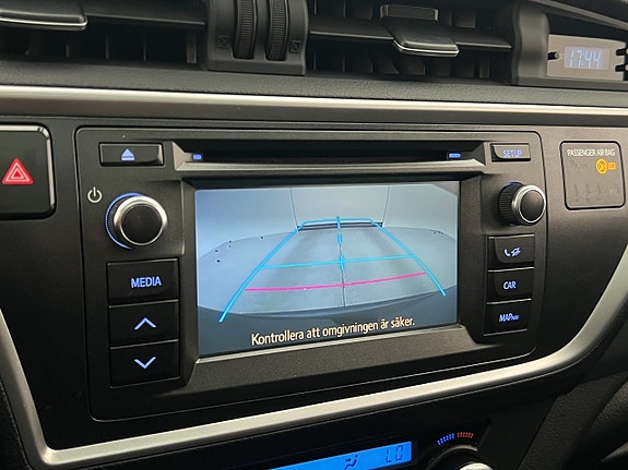 Toyota Auris 26 of 30