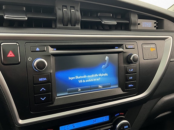 Toyota Auris 24 of 30