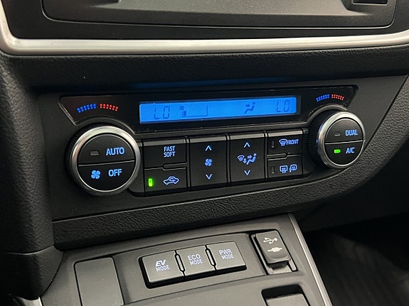 Toyota Auris 27 of 30