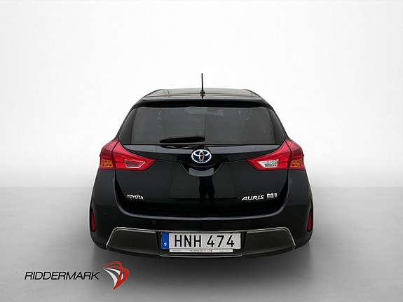 Toyota Auris 7 of 30