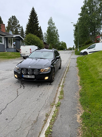 BMW 320d 4 of 4