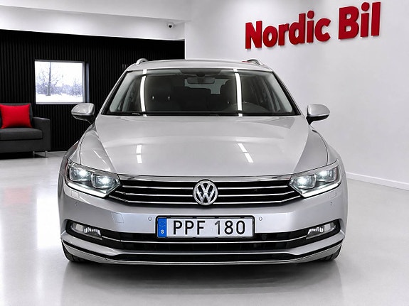 Volkswagen Passat 2 of 5
