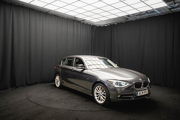 BMW 116i 4 of 5