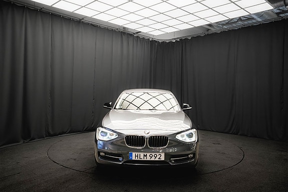 BMW 116i 3 of 5