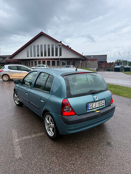 Renault Clio 2 of 4
