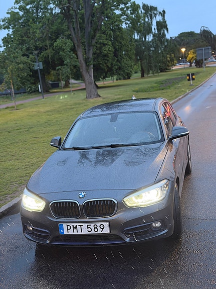 BMW 118d 2 of 5