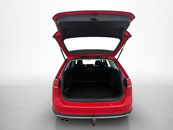 Volkswagen Golf Alltrack 11 of 30