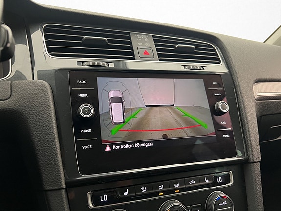 Volkswagen Golf Alltrack 22 of 30