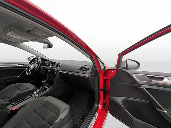 Volkswagen Golf Alltrack 9 of 30