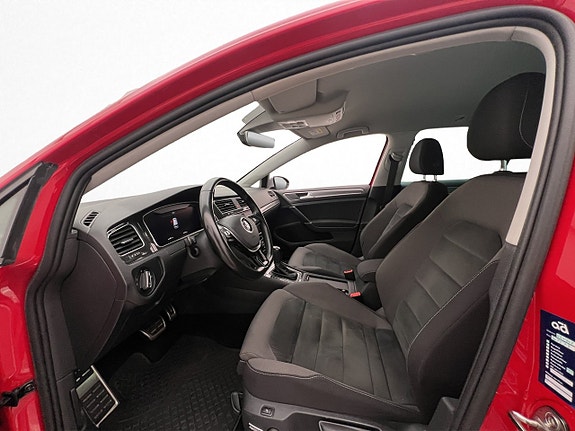 Volkswagen Golf Alltrack 17 of 30