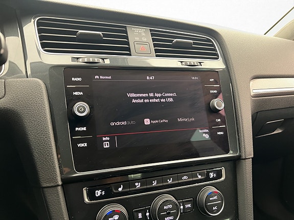 Volkswagen Golf Alltrack 19 of 30
