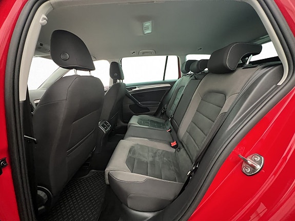 Volkswagen Golf Alltrack 12 of 30