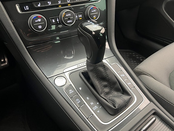 Volkswagen Golf Alltrack 24 of 30