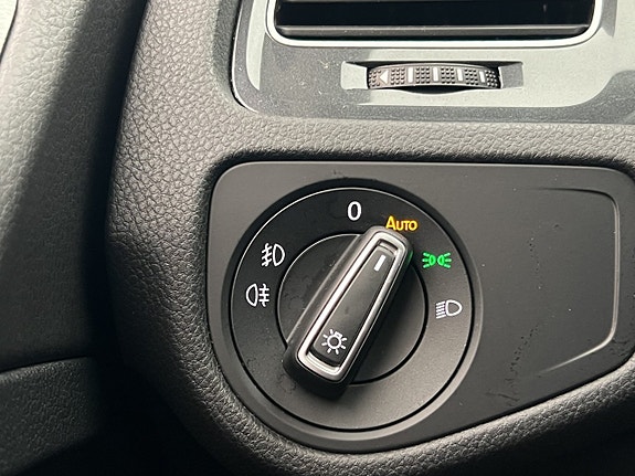 Volkswagen Golf Alltrack 27 of 30