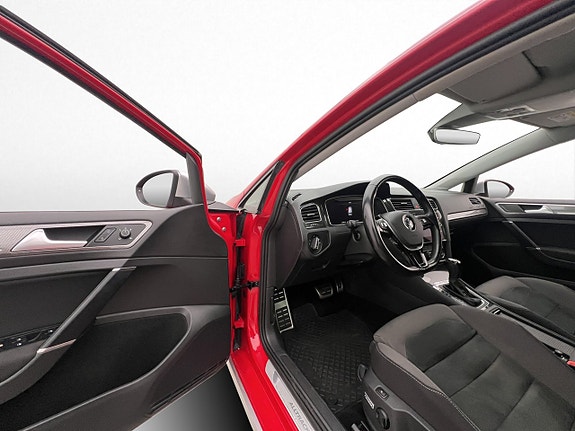 Volkswagen Golf Alltrack 16 of 30