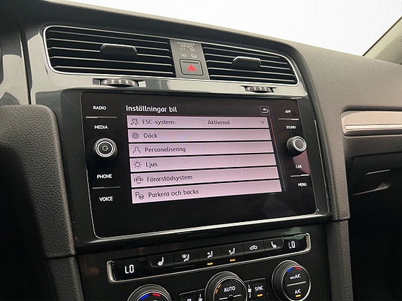 Volkswagen Golf Alltrack 21 of 30