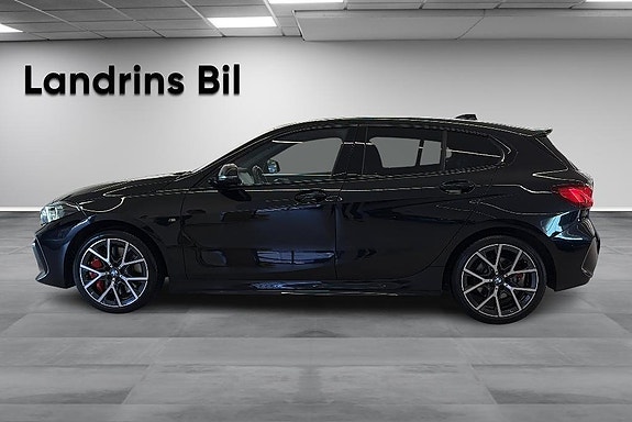 BMW 120d 4 of 5