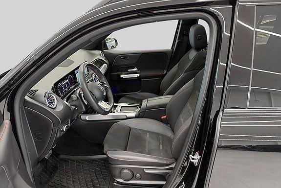 Mercedes-Benz GLB220 d 8 of 19