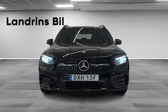 Mercedes-Benz GLB220 d 2 of 5