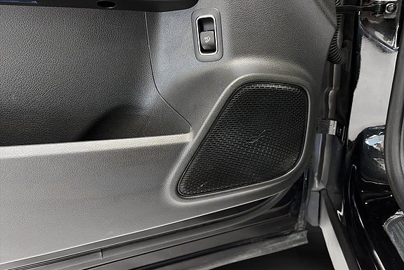 Mercedes-Benz GLB220 d 17 of 19
