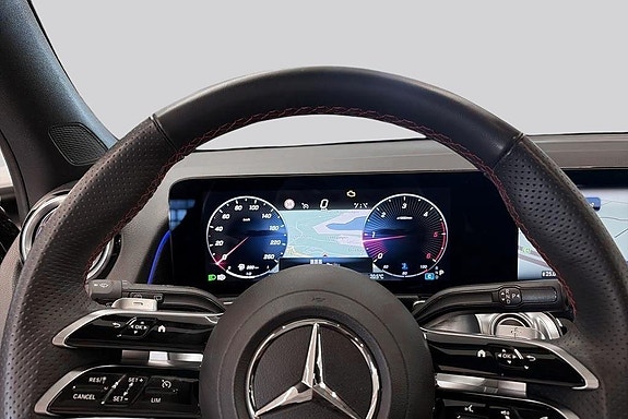 Mercedes-Benz GLB220 d 10 of 19