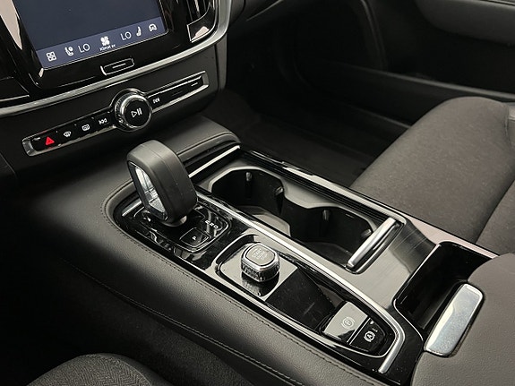 Volvo V90 27 of 30