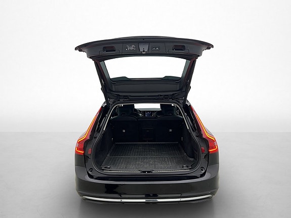 Volvo V90 10 of 30