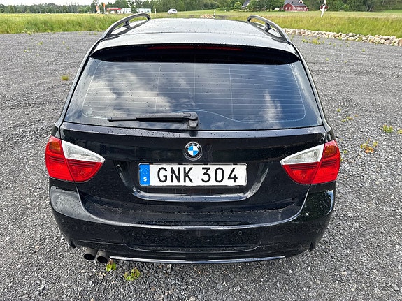 BMW 325i 13 of 14