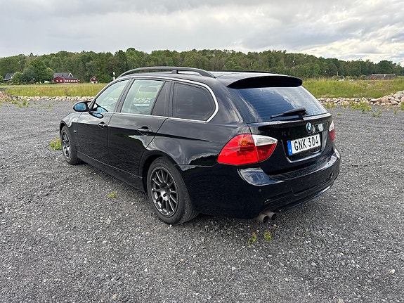 BMW 325i 3 of 14
