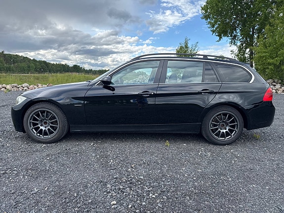 BMW 325i 2 of 14