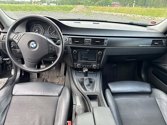 BMW 325i 5 of 14
