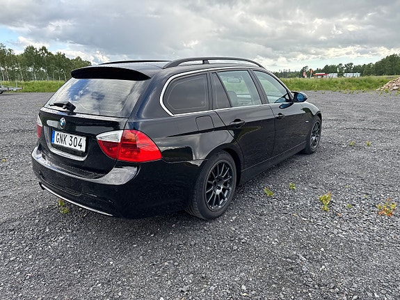 BMW 325i 11 of 14