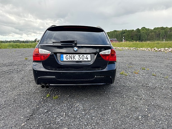 BMW 325i 12 of 14