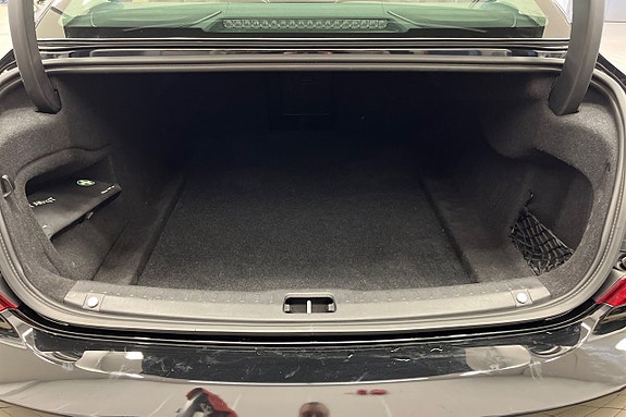 Volvo S90 25 of 28