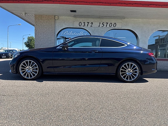 Mercedes-Benz C300 d 2 of 30