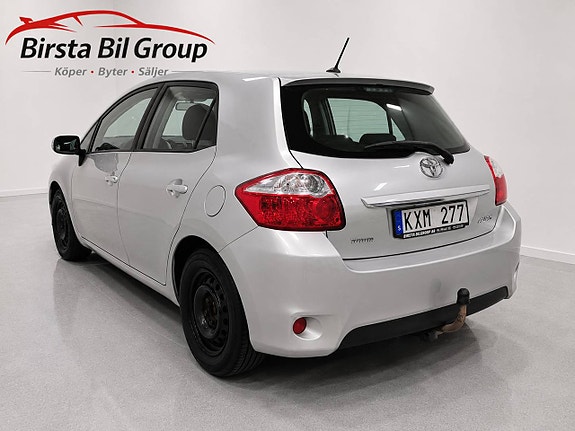 Toyota Auris 5 of 23