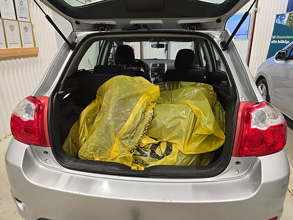 Toyota Auris 9 of 23