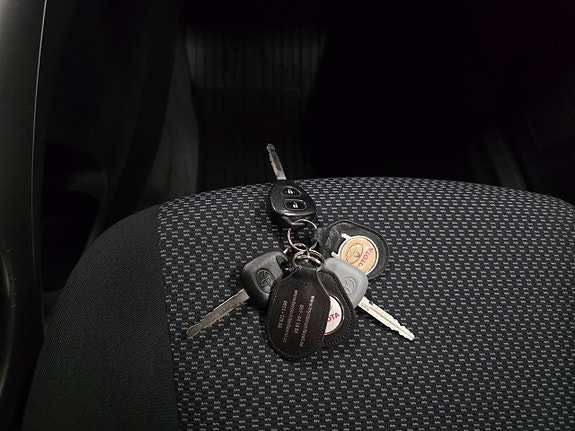 Toyota Auris 22 of 23