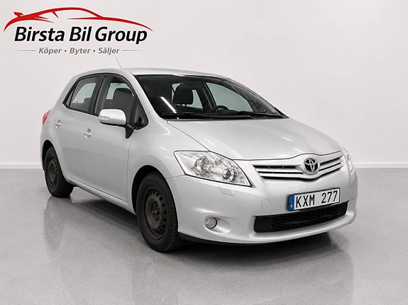 Toyota Auris 2 of 23