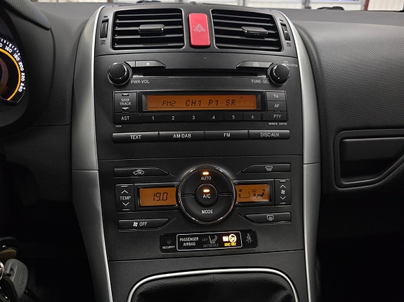 Toyota Auris 17 of 23