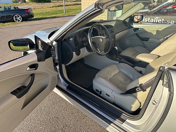 Saab 9-3 4 of 5