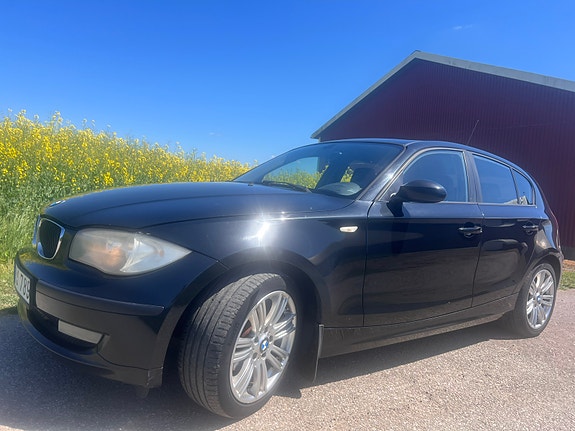 BMW 118d 2 of 5