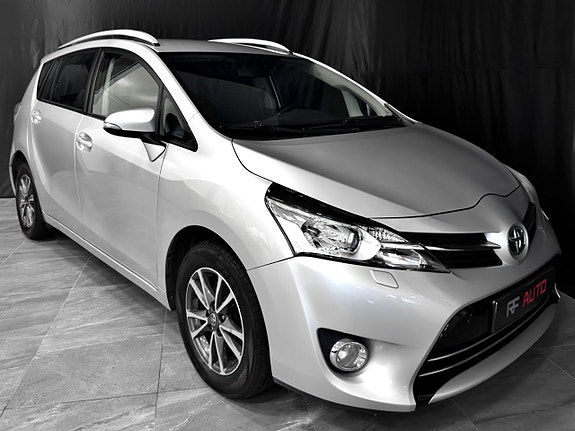 Toyota Verso 2 of 5