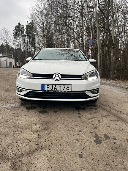 Volkswagen Golf VII 3 of 7