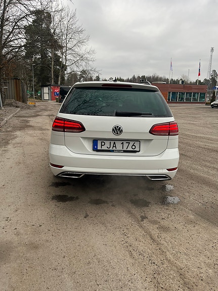 Volkswagen Golf VII 5 of 7